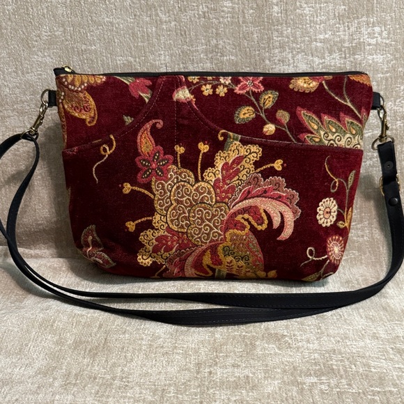 Danny K Beverly Hills Tapestry Crossbody Purse - Picture 1 of 15
